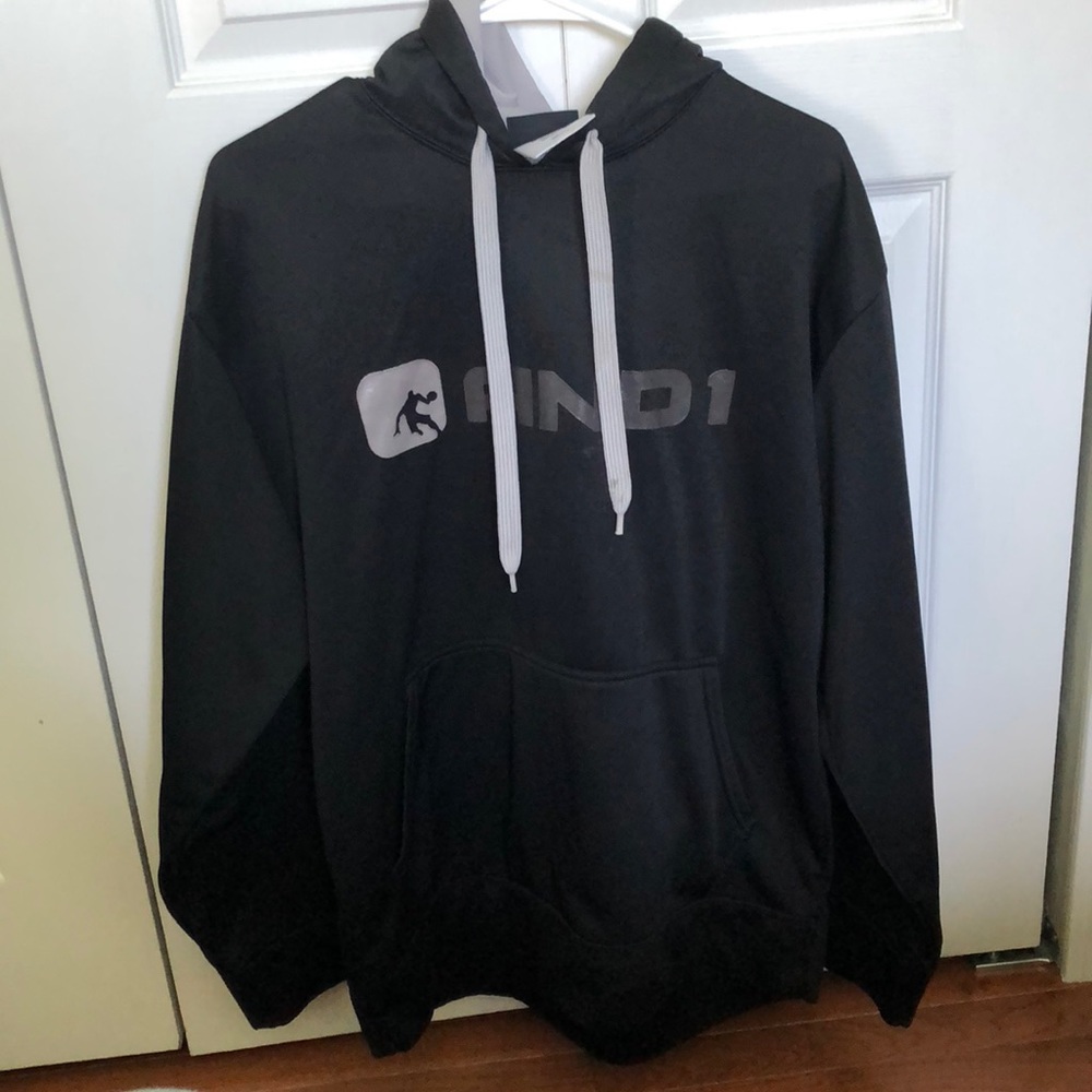 Men’s And 1 sweatshirt💛
